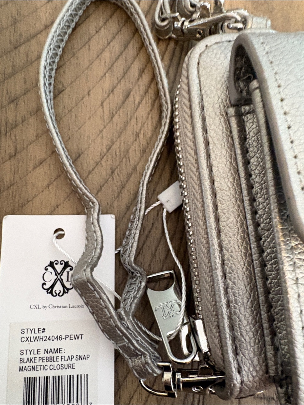640 Christian Lacroix Metallic Silver Crossbody Wallet - Picture 5 of 11